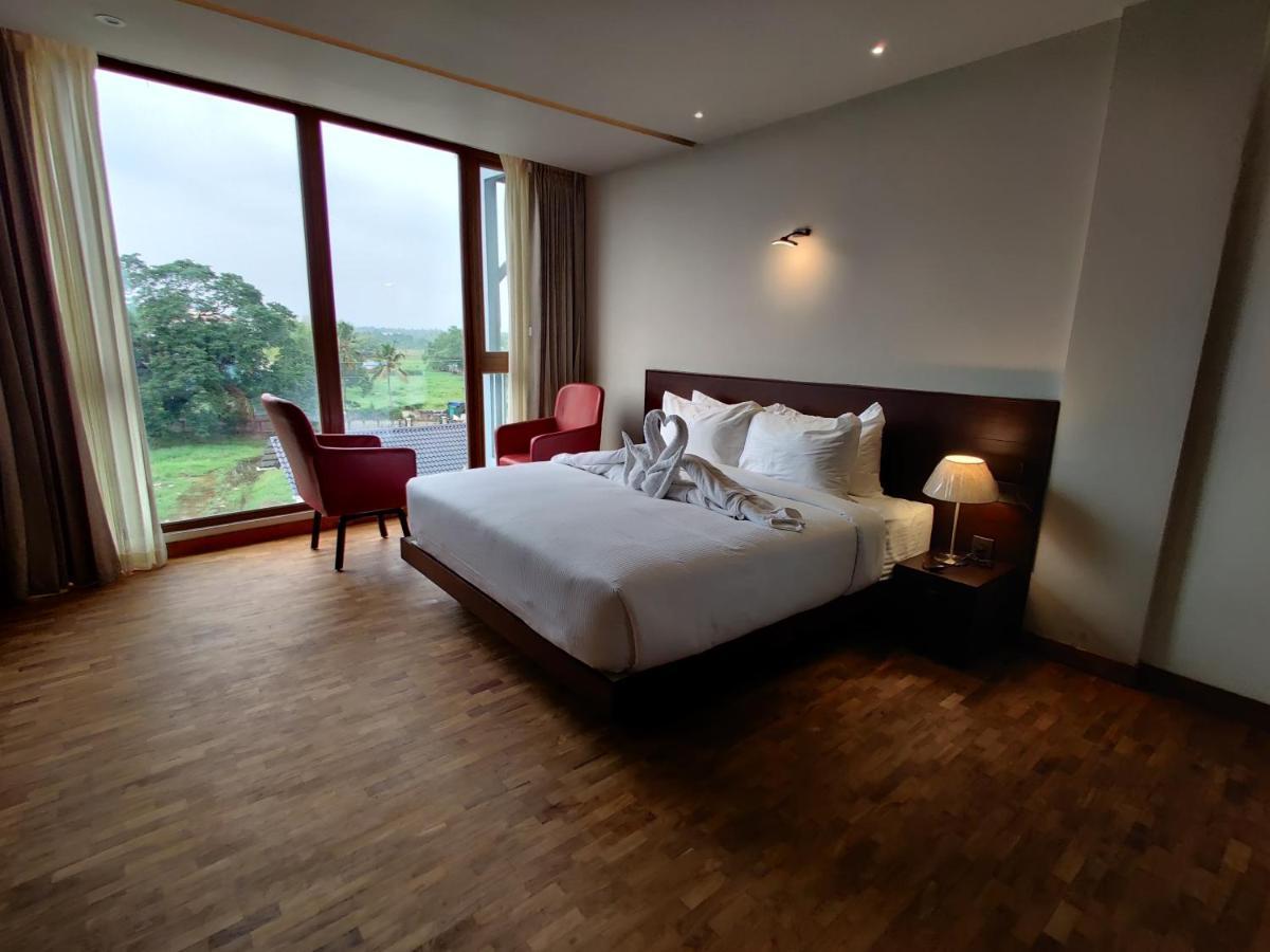Florida Airport Hotel Kochi Nedumbassery Eksteriør bilde